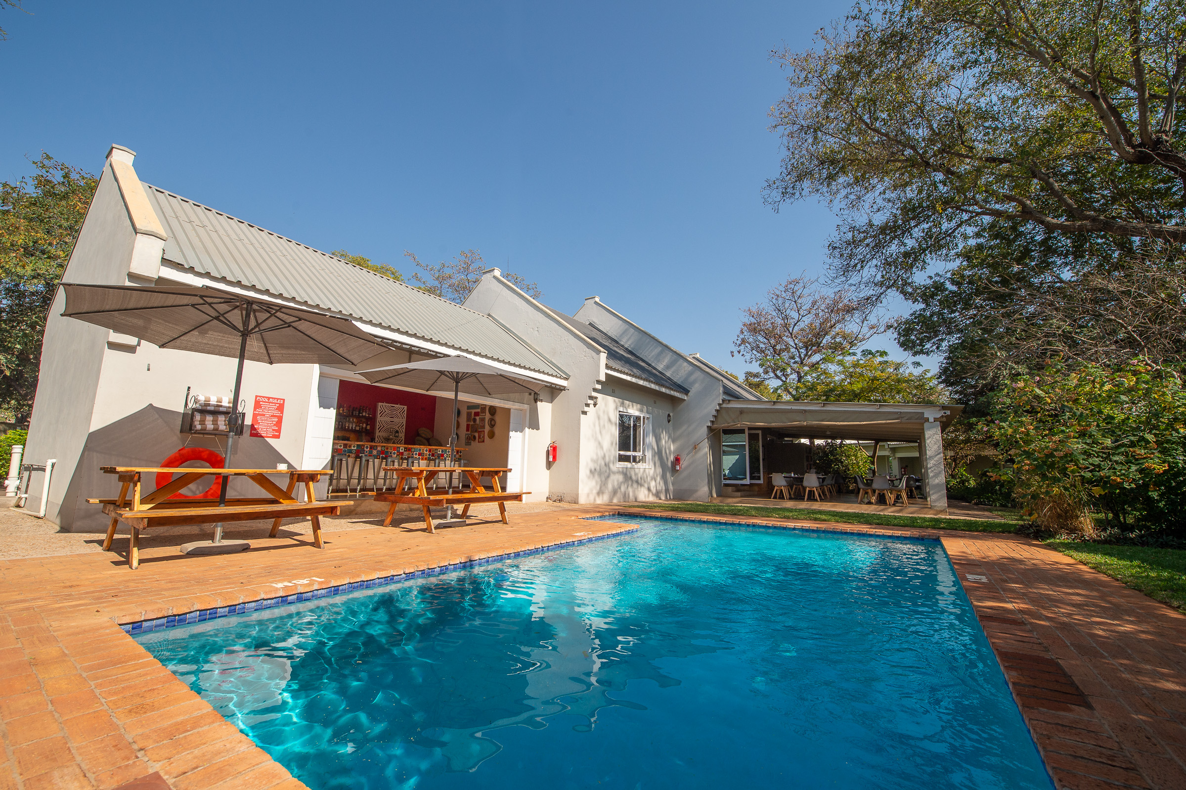 Phezulu Guest Lodge